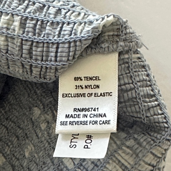 SELF ESTEEM || Light Blue Puff Sleeve Blouse. Sz. L - Picture 12 of 16